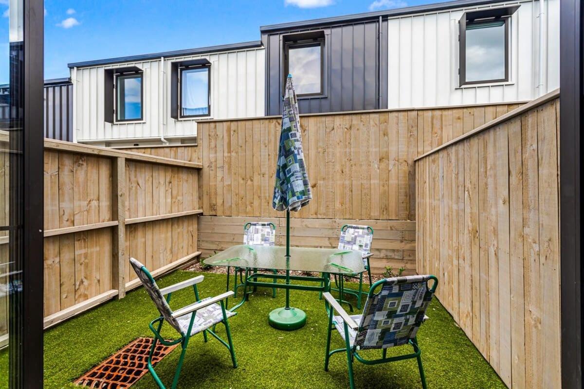Fresh & Sleek Grey Lynn Unit With Private Patio Apartment Auckland Exterior photo